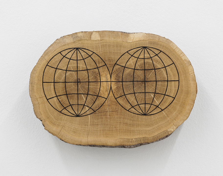 Roman Ondak Parallel Worlds, 2022Acryl auf Holz 21 x 31 x 8 cm 