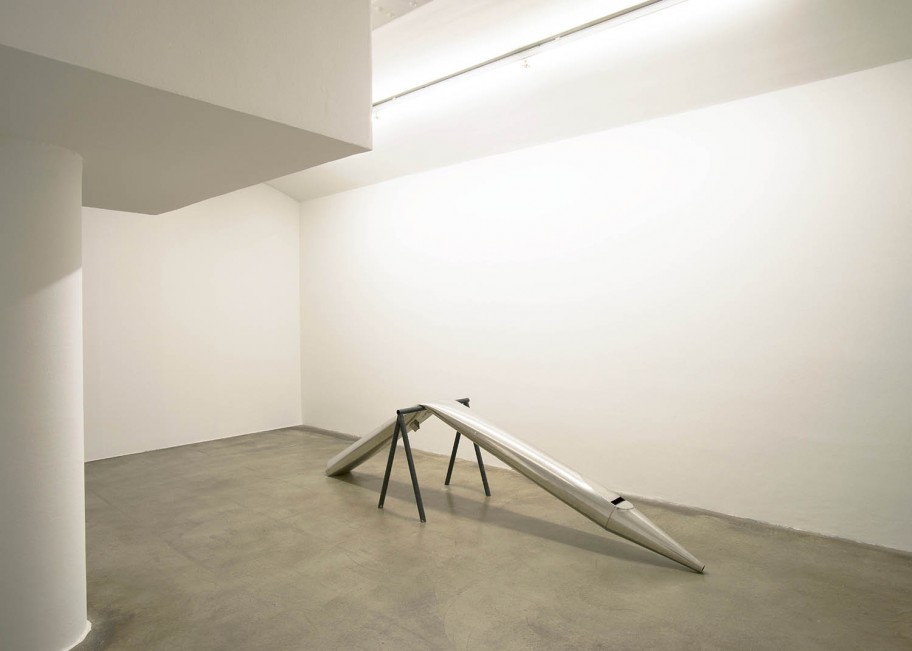 Roman Signer Ausstellungsansicht, Galerie Martin Janda, 2020 