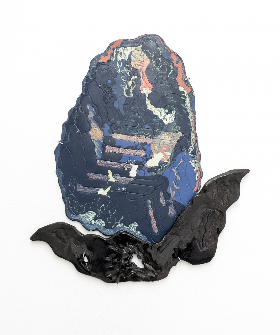 Chin Tsao Unholy Melo, 2019Porzellan, Keramik zweiteilig, 47 x 33 x 0,7 & 19 x 52 x 1 cm 