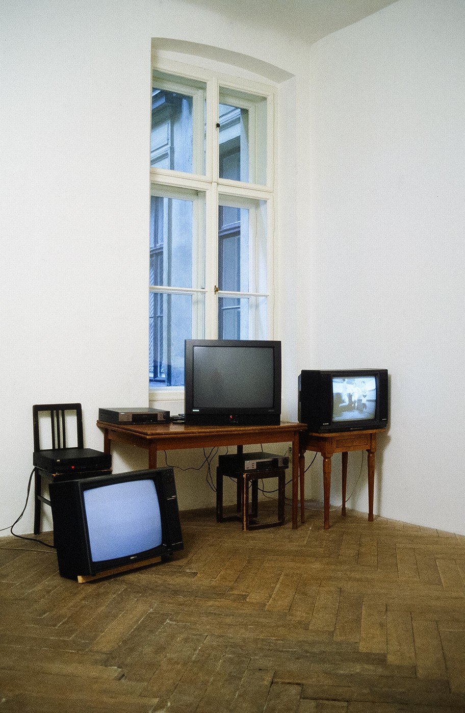 Ejia-Liisa Ahtila  Ausstellungsansicht, Raum Aktueller Kunst, 1997 