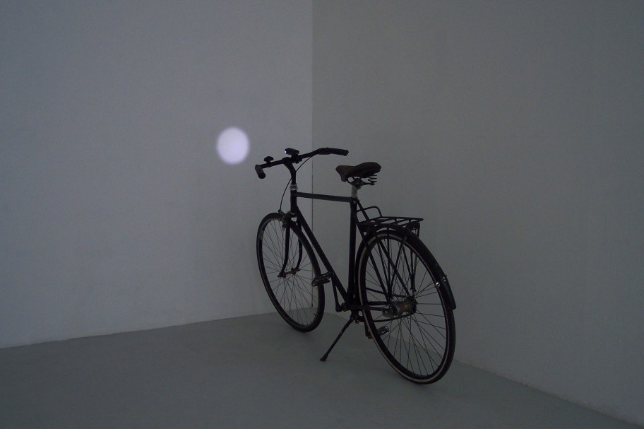 Johannes Vogl Kleiner Mond, 2006 Bicycle, LED-Bikelamp 180 x 70 x 100 cm 