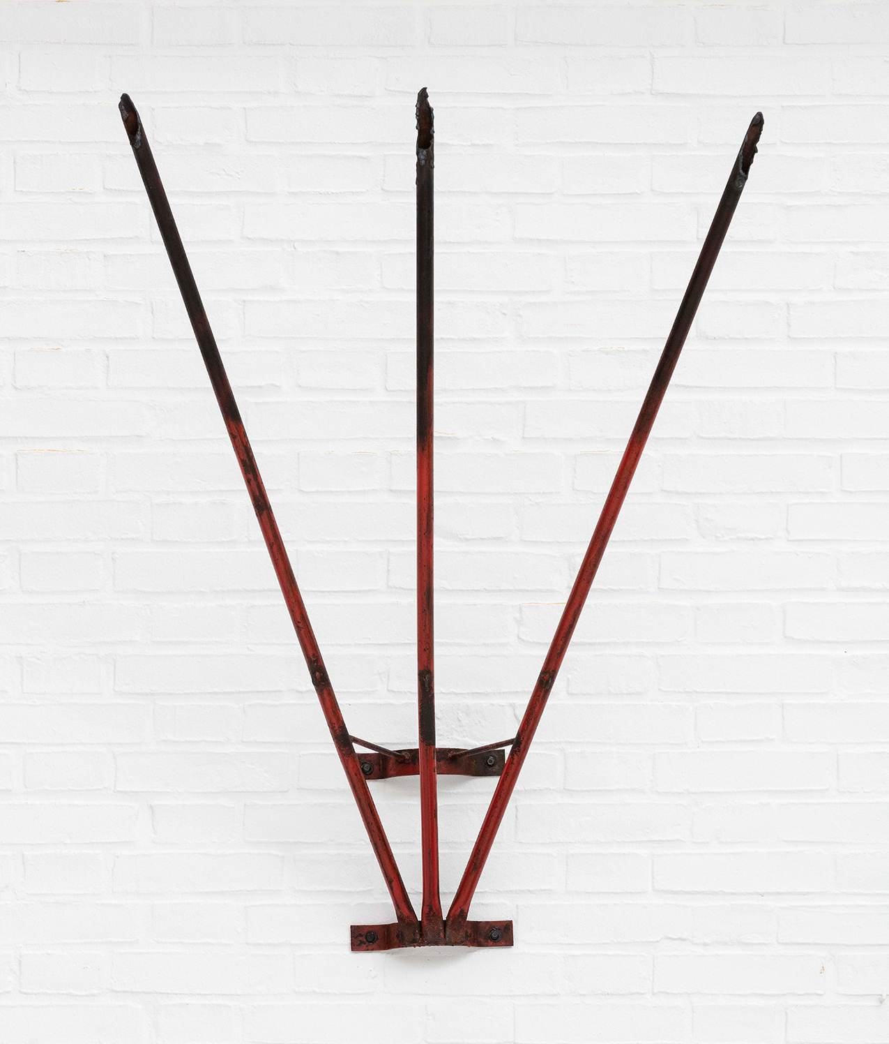 Roman Ondak, Flags on Fire, 2017