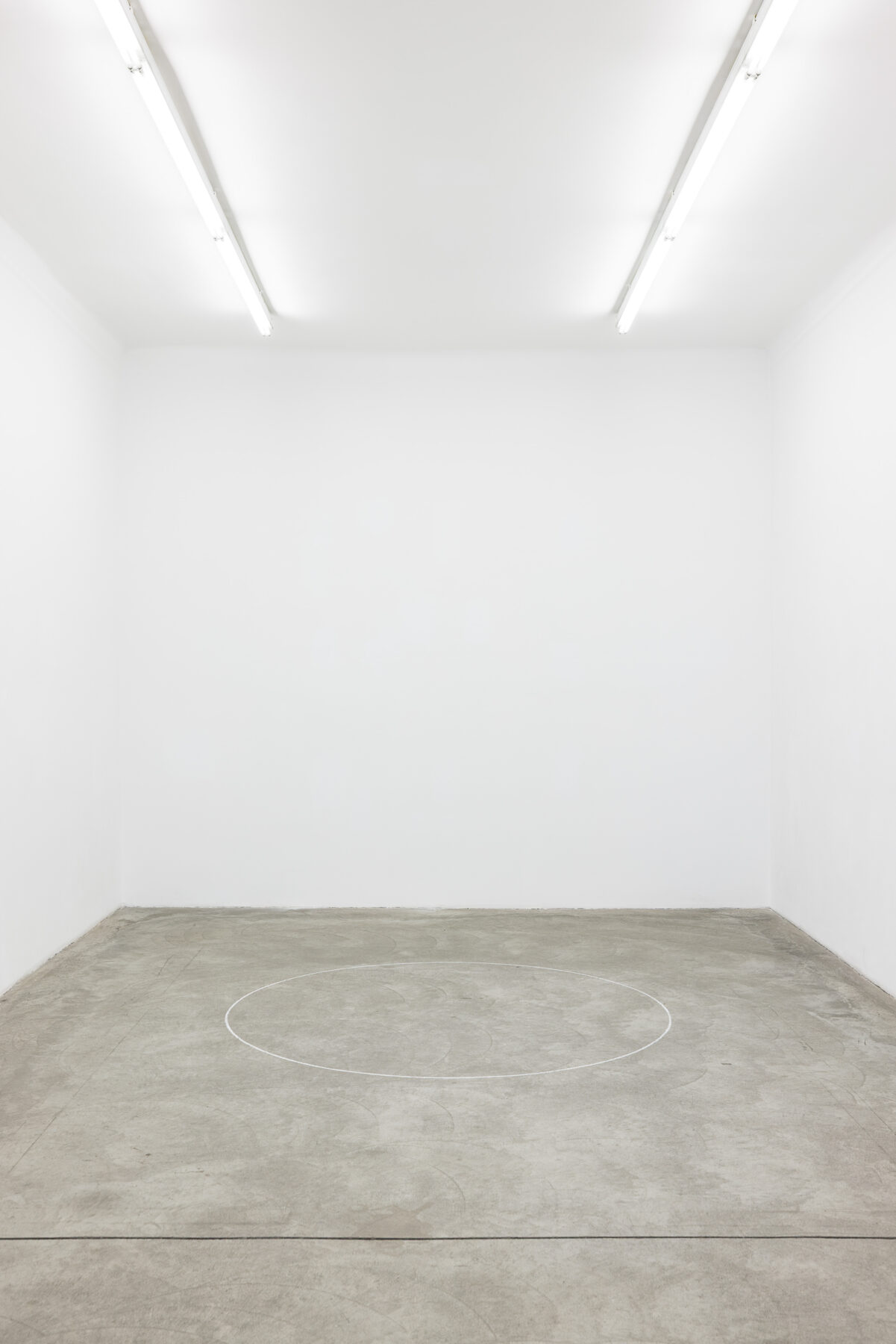 Ian Wilson, Chalk Circle on the Floor, 1968